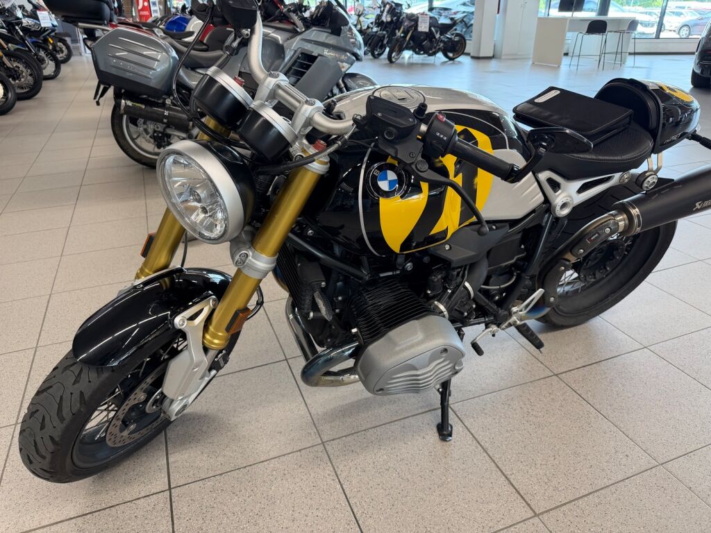 BMW R 2019 Musta
