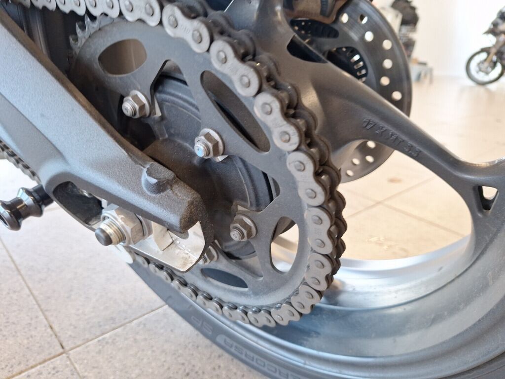 Triumph STREET TRIPLE 2023 