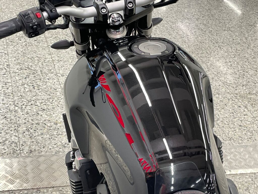 Yamaha XJR 2014 