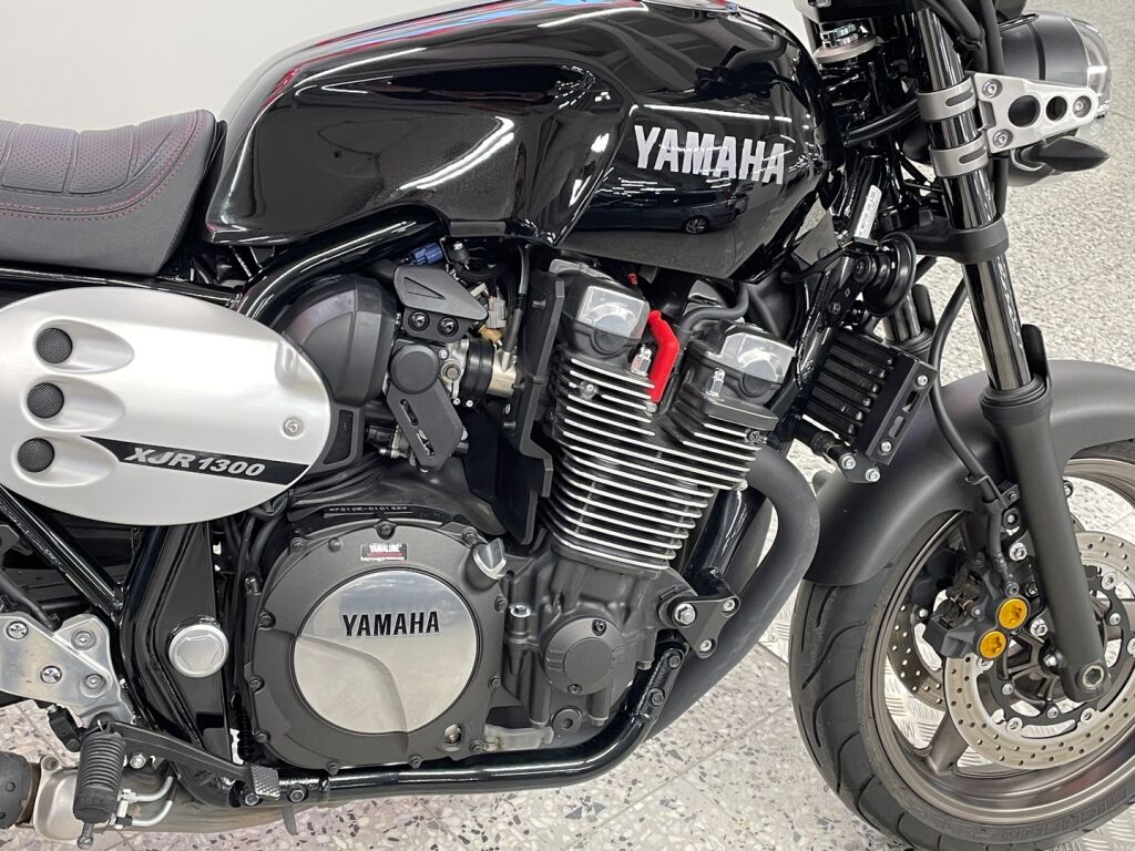 Yamaha XJR 2014 