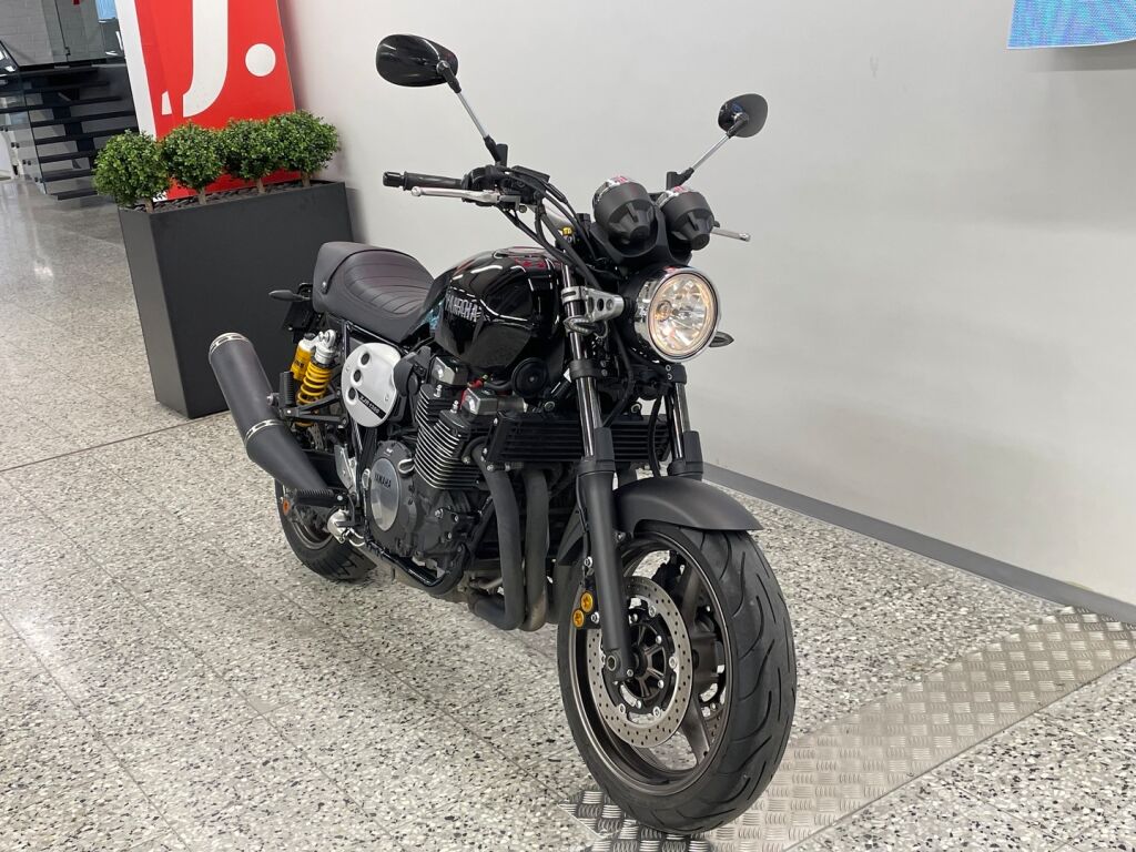 Yamaha XJR 2014 