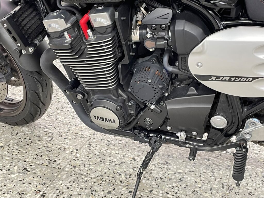 Yamaha XJR 2014 