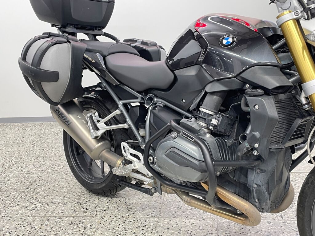 BMW R 2016 Musta