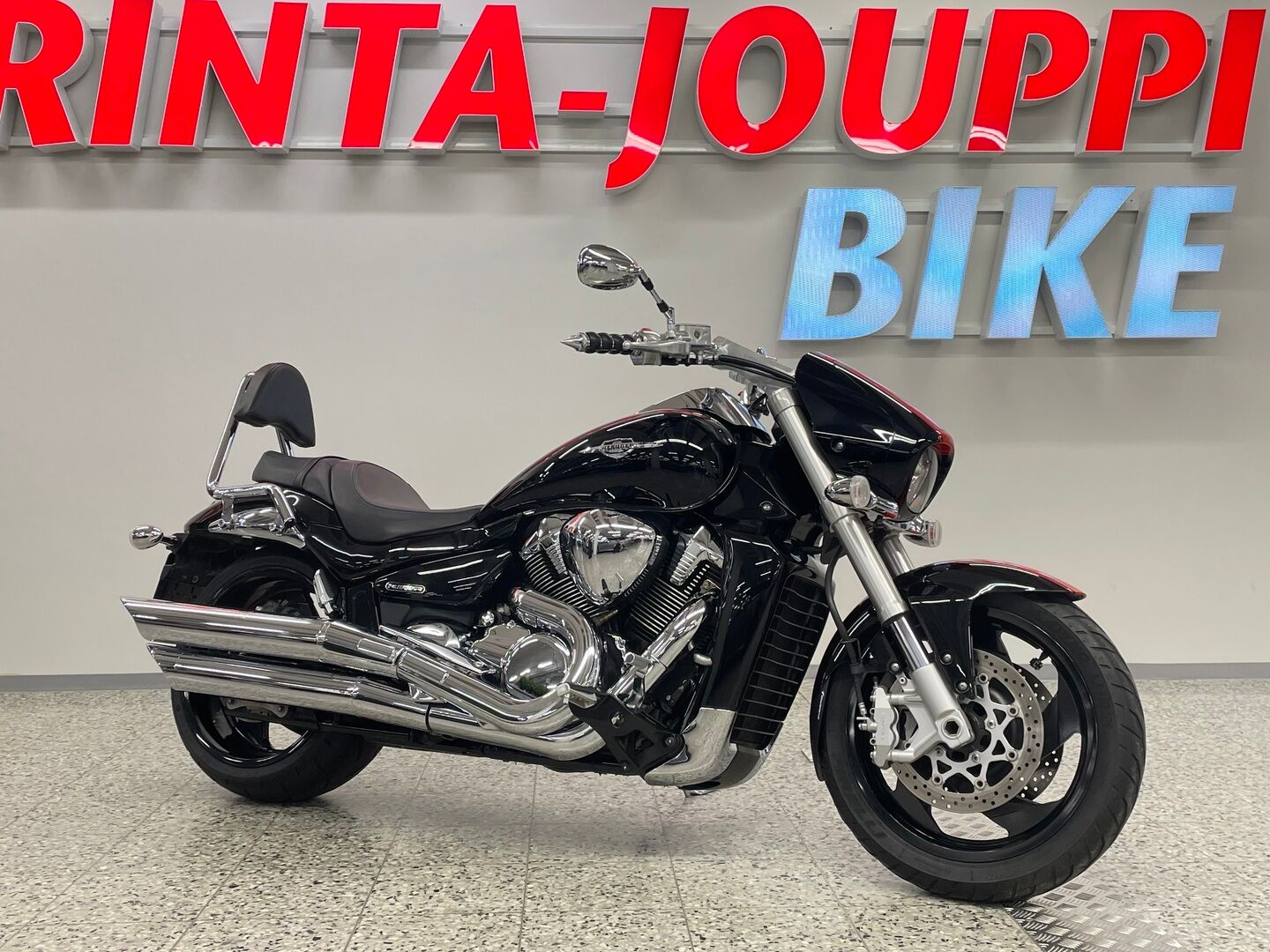 Suzuki Intruder
