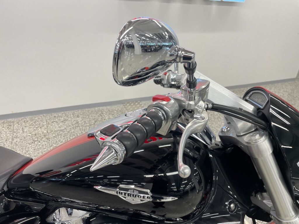 Suzuki Intruder 2012 