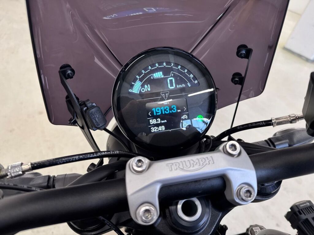 Triumph TRIDENT 2021 