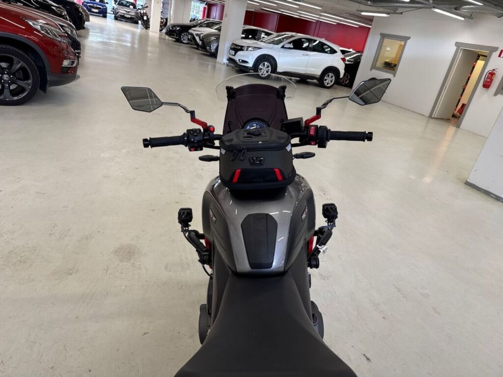 Triumph TRIDENT 2021 