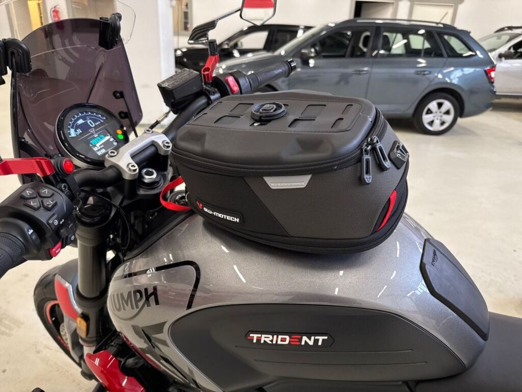 Triumph TRIDENT 2021 
