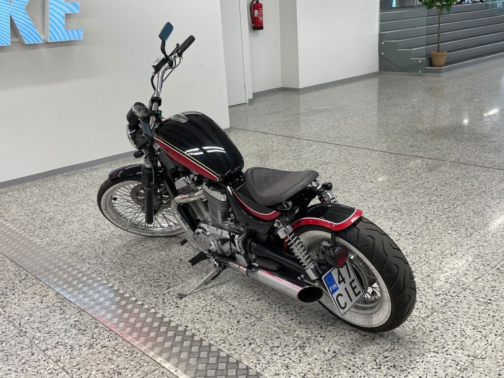 Suzuki VS 1989 Punainen