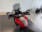 BMW F 2021 Punainen