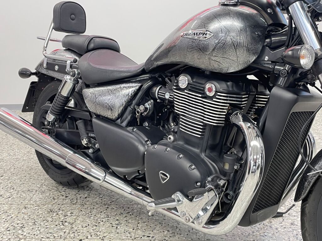 Triumph THUNDERBIRD 2016 ML O 5