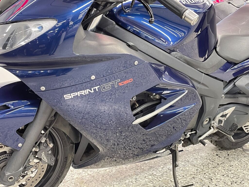 Triumph SPRINT 2010 