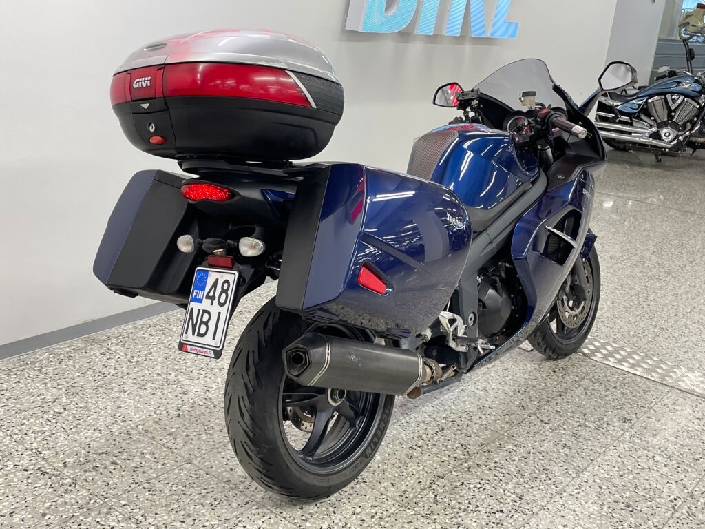 Triumph SPRINT 2010 