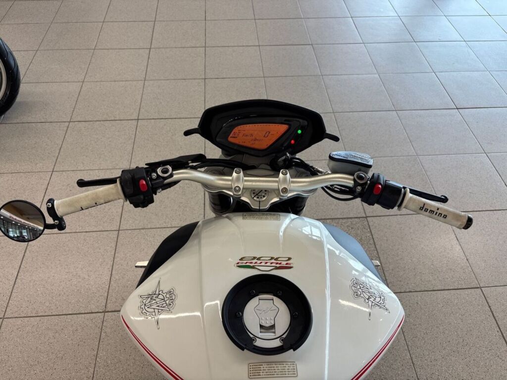 Mv agusta BRUTALE 2013 Valkoinen