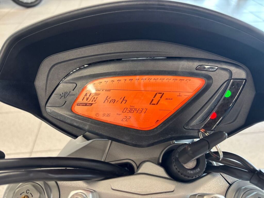 Mv agusta BRUTALE 2013 Valkoinen