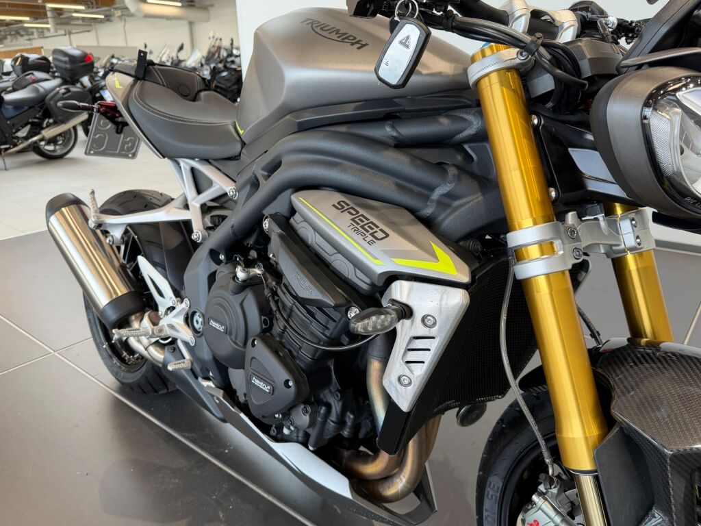 Triumph SPEED TRIPLE 2023 