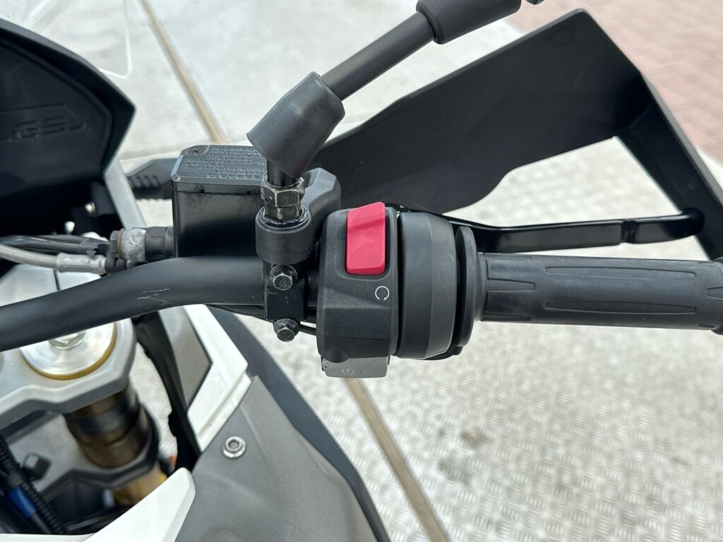 BMW G 2022 Valkoinen