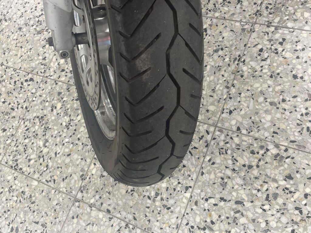 Suzuki VZ 2000 