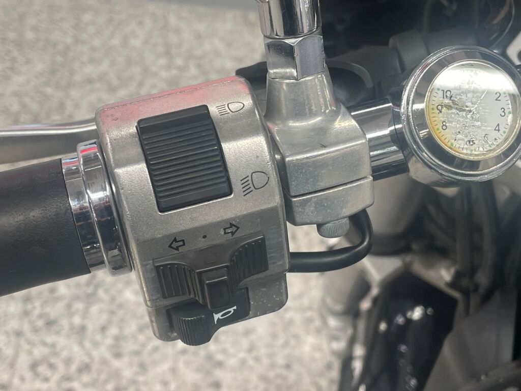 Suzuki VZ 2000 