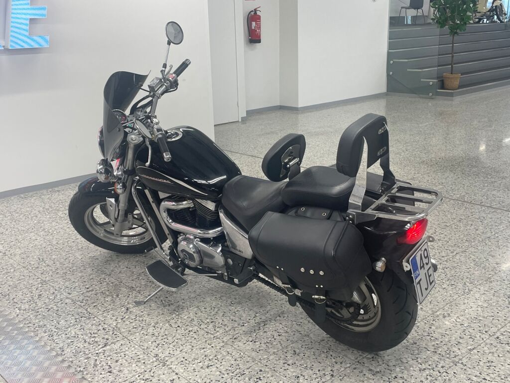 Suzuki VZ 2000 