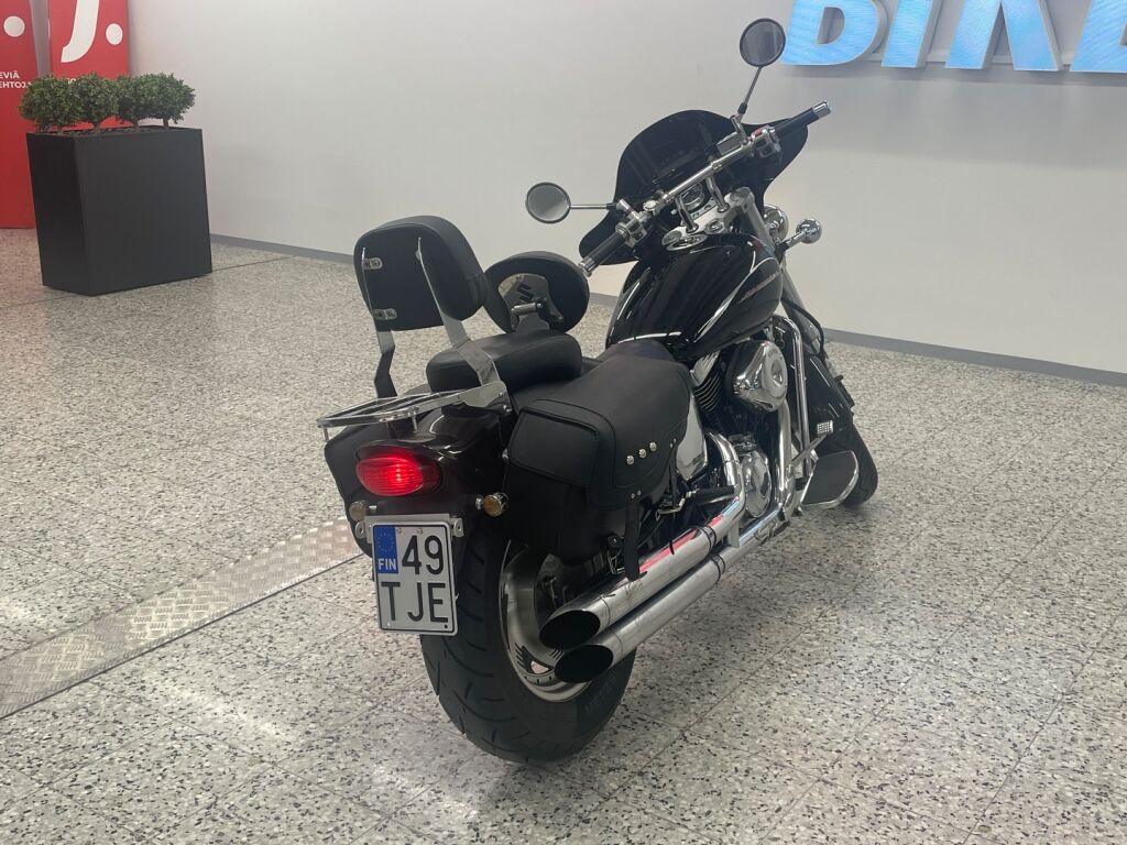 Suzuki VZ 2000 