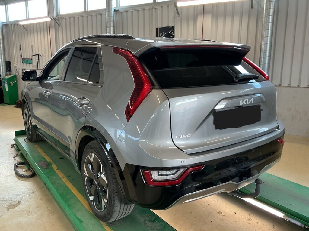 Kia Niro 2023 Metalli harmaa