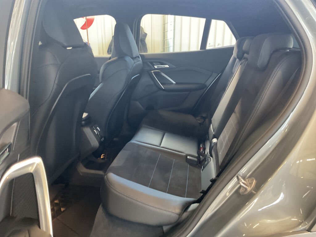 BMW iX2 2025 Metalli harmaa