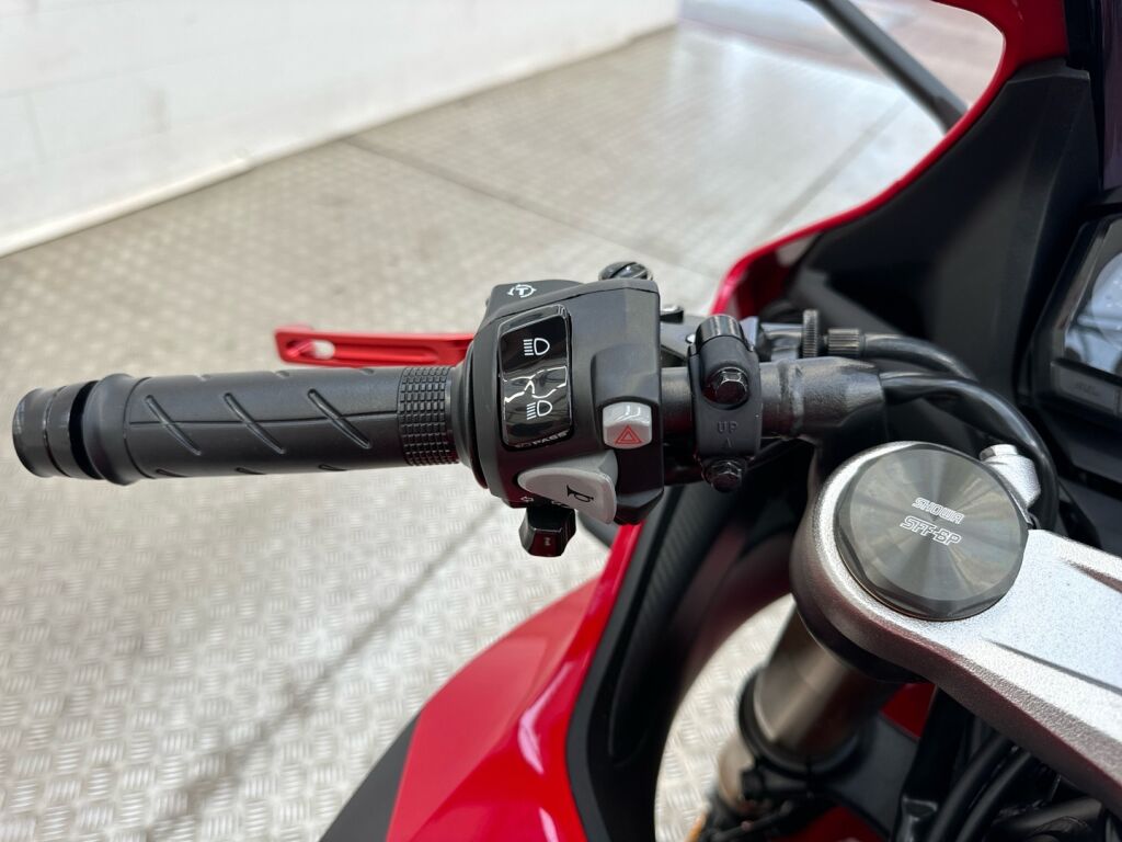 Honda CBR 2021 Punainen