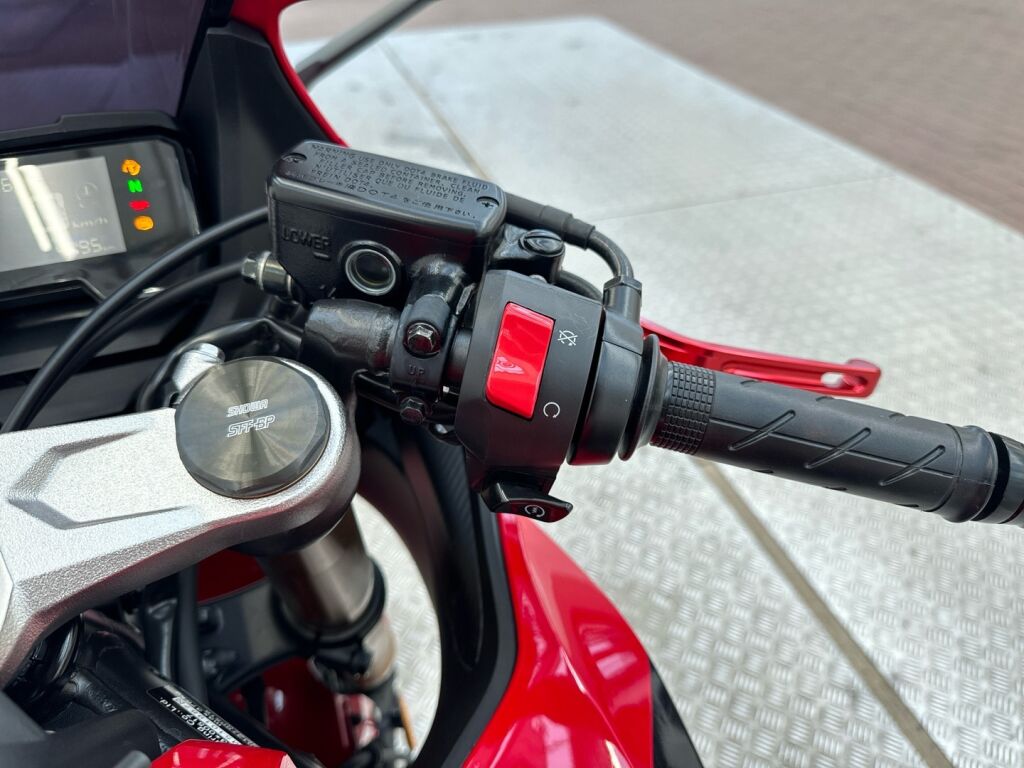 Honda CBR 2021 Punainen