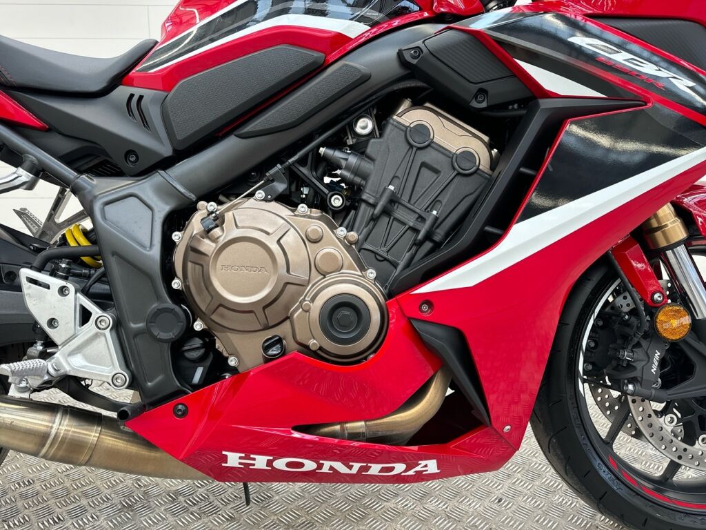 Honda CBR 2021 Punainen