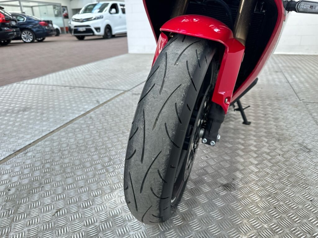 Honda CBR 2021 Punainen