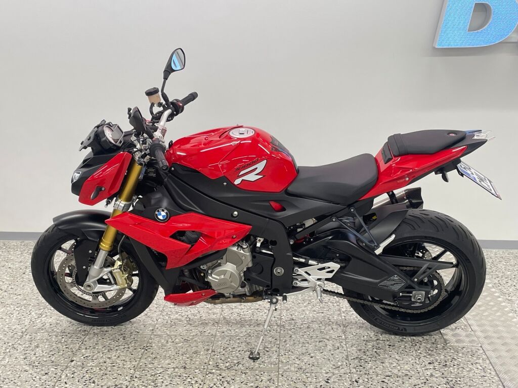 BMW S 2014 Punainen