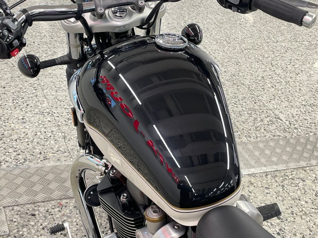 Triumph SPEEDMASTER 2022 