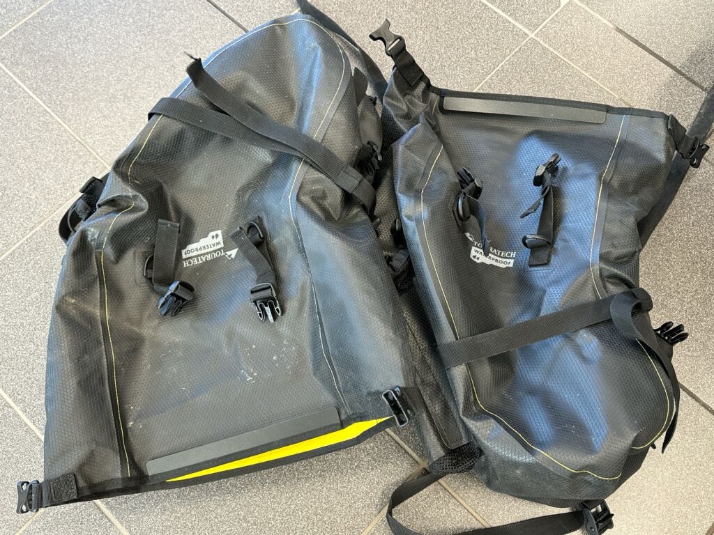 BMW F 2020 Musta puna harmaa