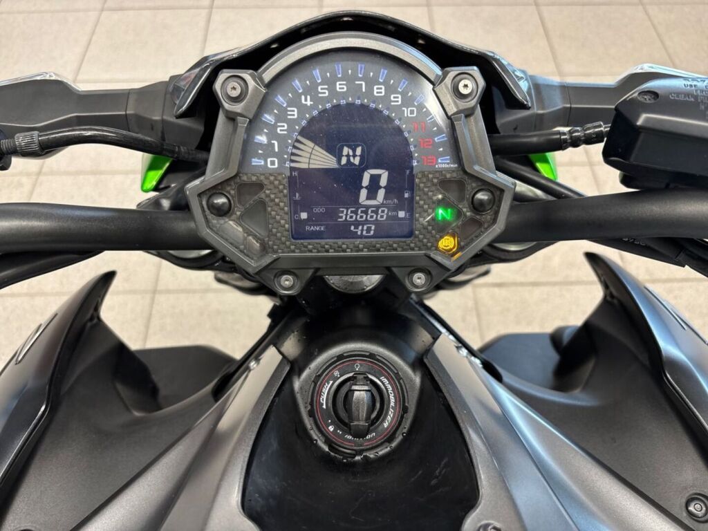 Kawasaki Z 2020 Musta