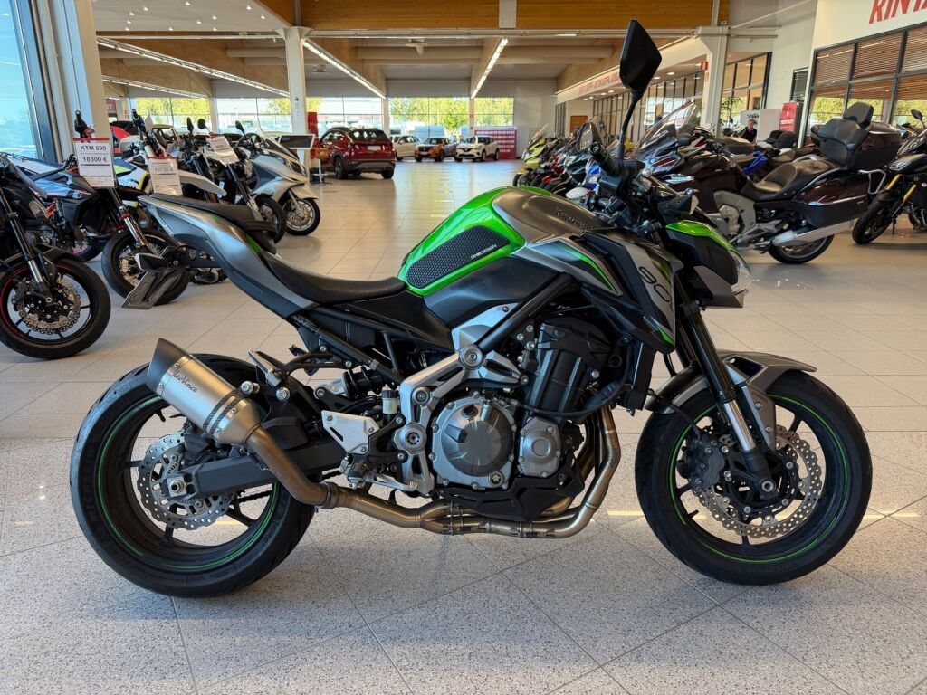 Kawasaki Z 2020 Musta