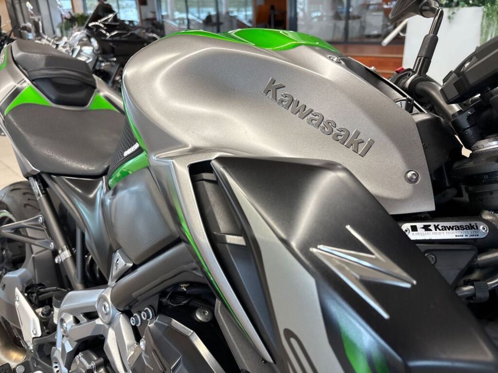 Kawasaki Z 2020 Musta
