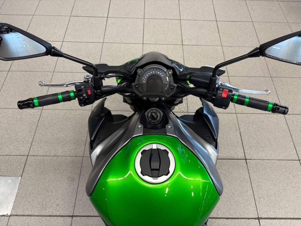 Kawasaki Z 2020 Musta