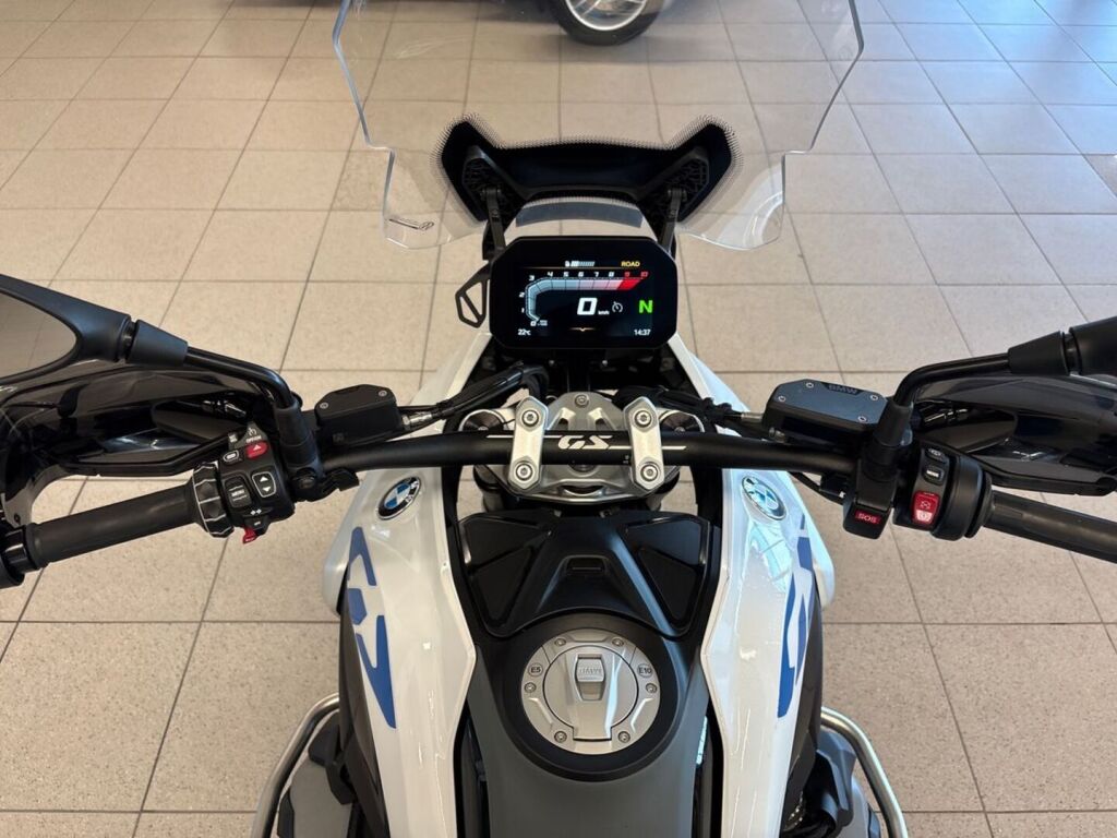 BMW R 2025 Valkoinen