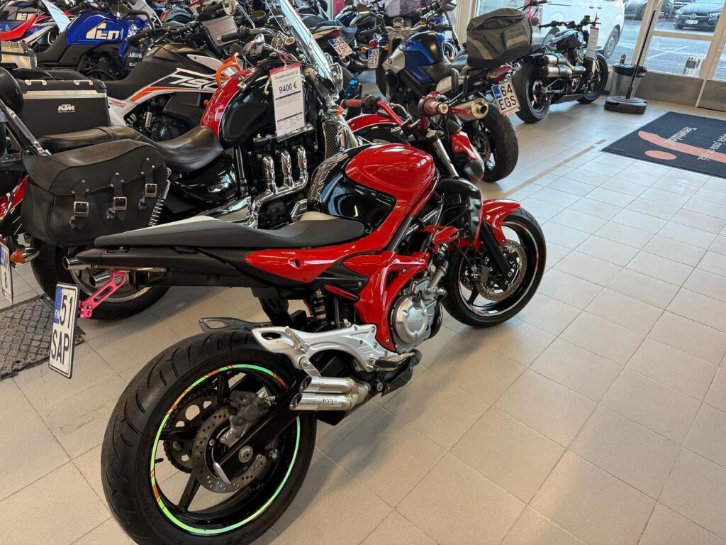 Suzuki SFV 650 GLADIUS 2010 