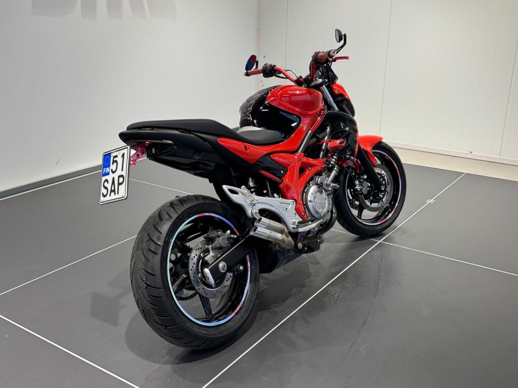 Suzuki SFV 650 GLADIUS 2010 