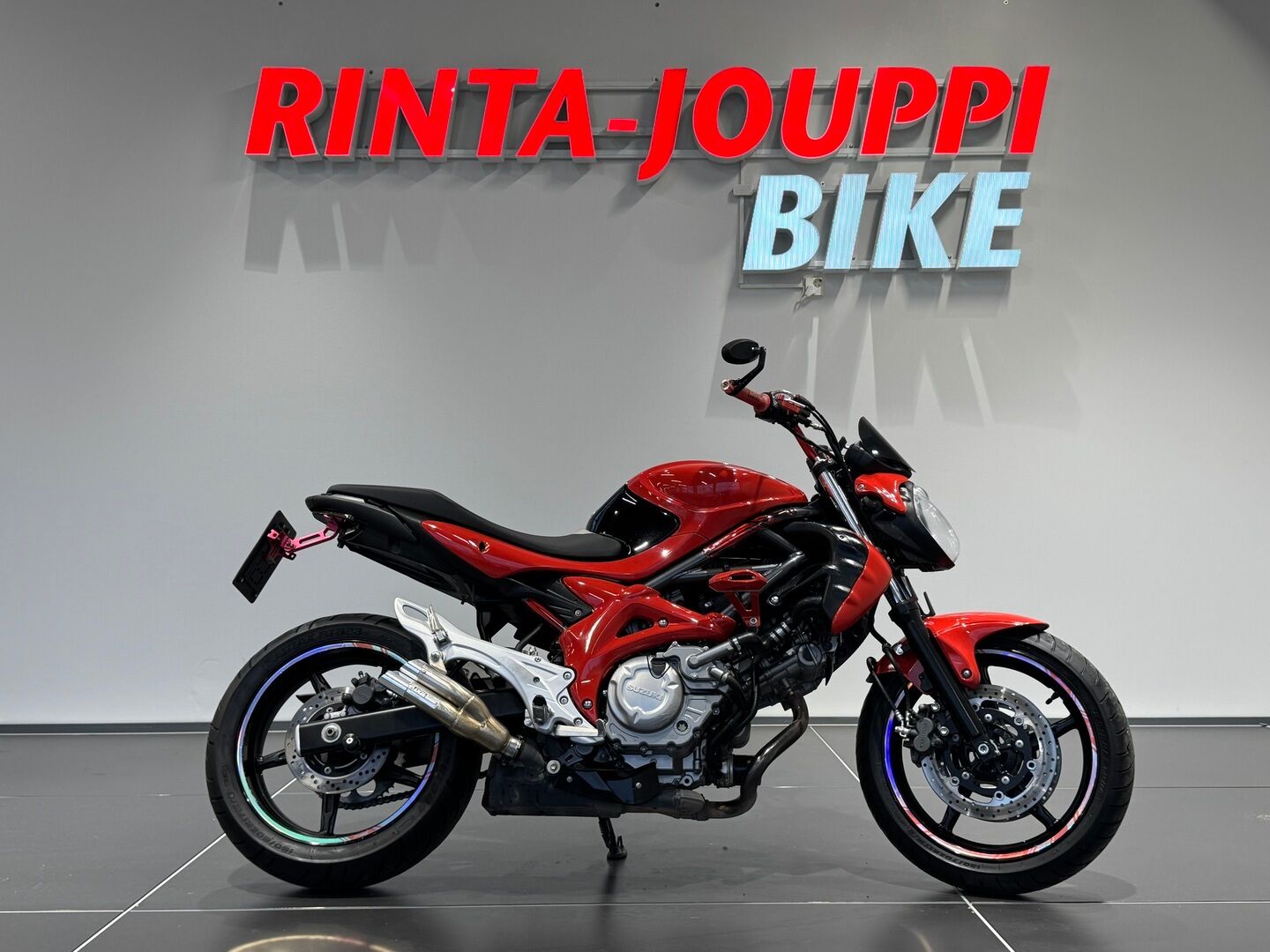 Suzuki SFV 650 GLADIUS