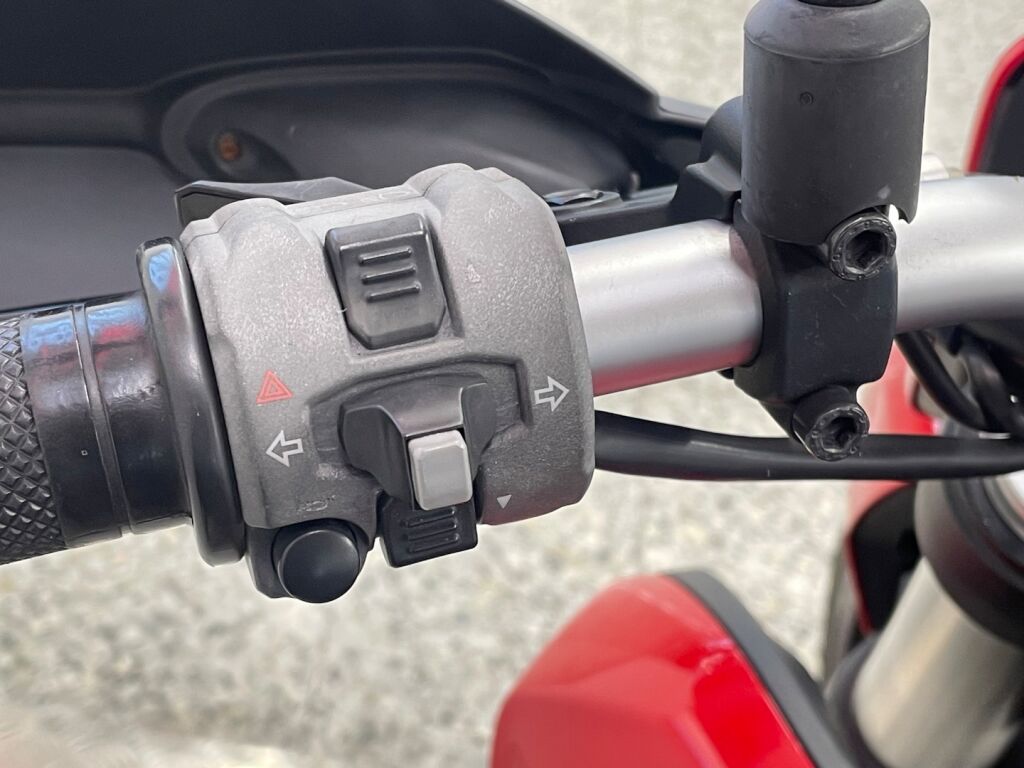 Ducati Hyperstrada 2014 Punainen