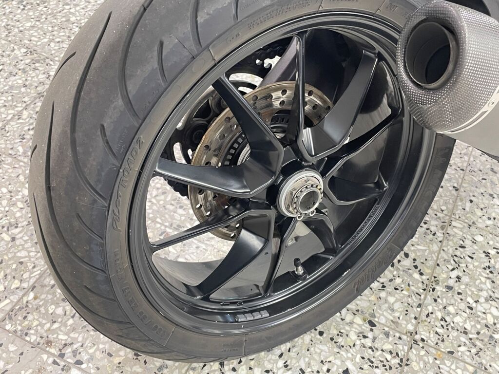 Ducati Hyperstrada 2014 Punainen