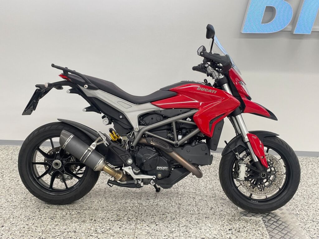 Ducati Hyperstrada 2014 Punainen