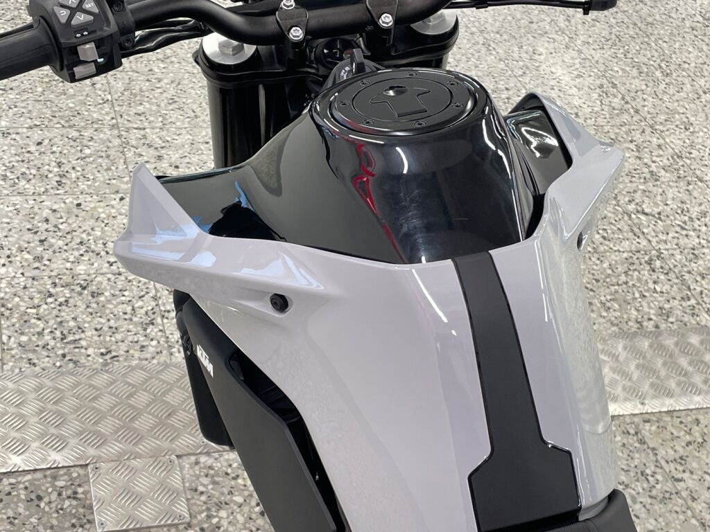 Ktm 790 2023 