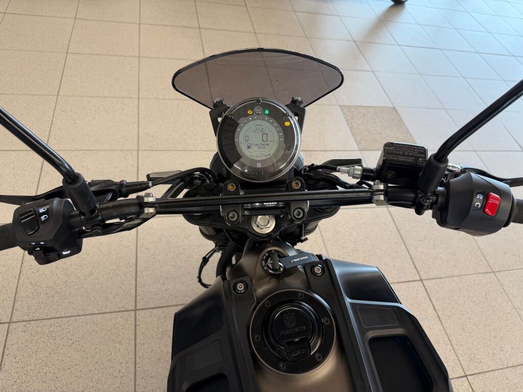 Husqvarna SVARTPILEN 2022 