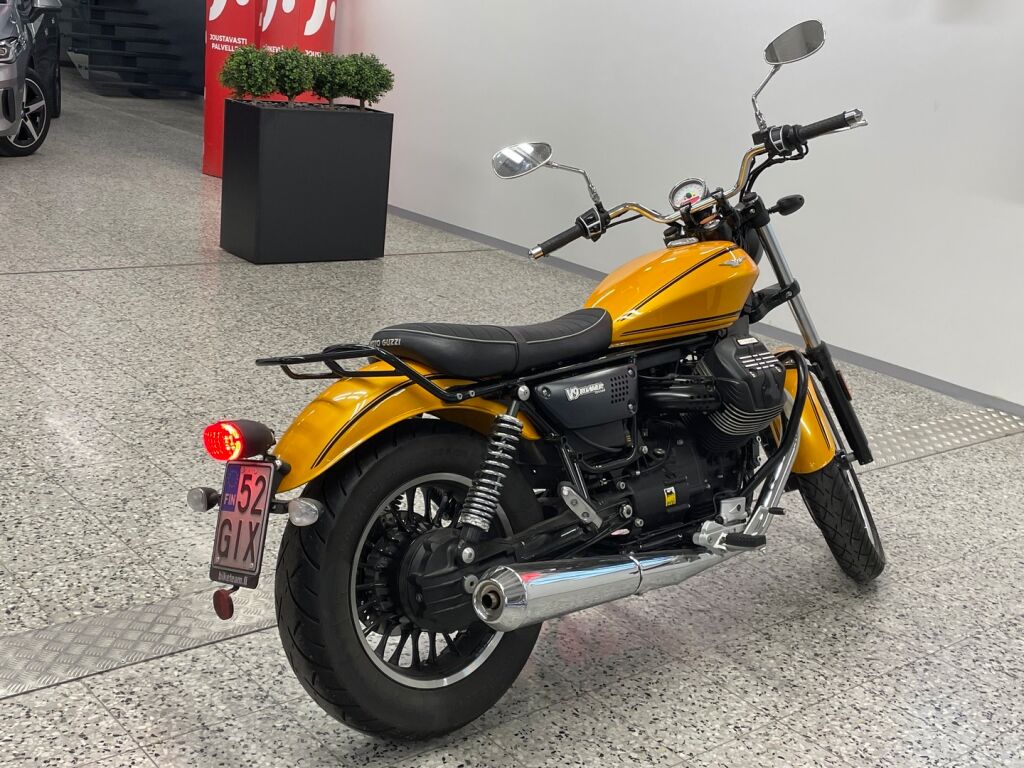 Moto guzzi V9 2018 Keltainen