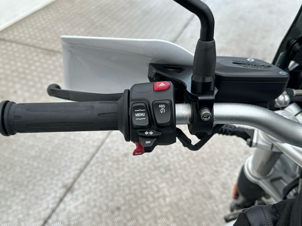 BMW R 2019 Valkoinen