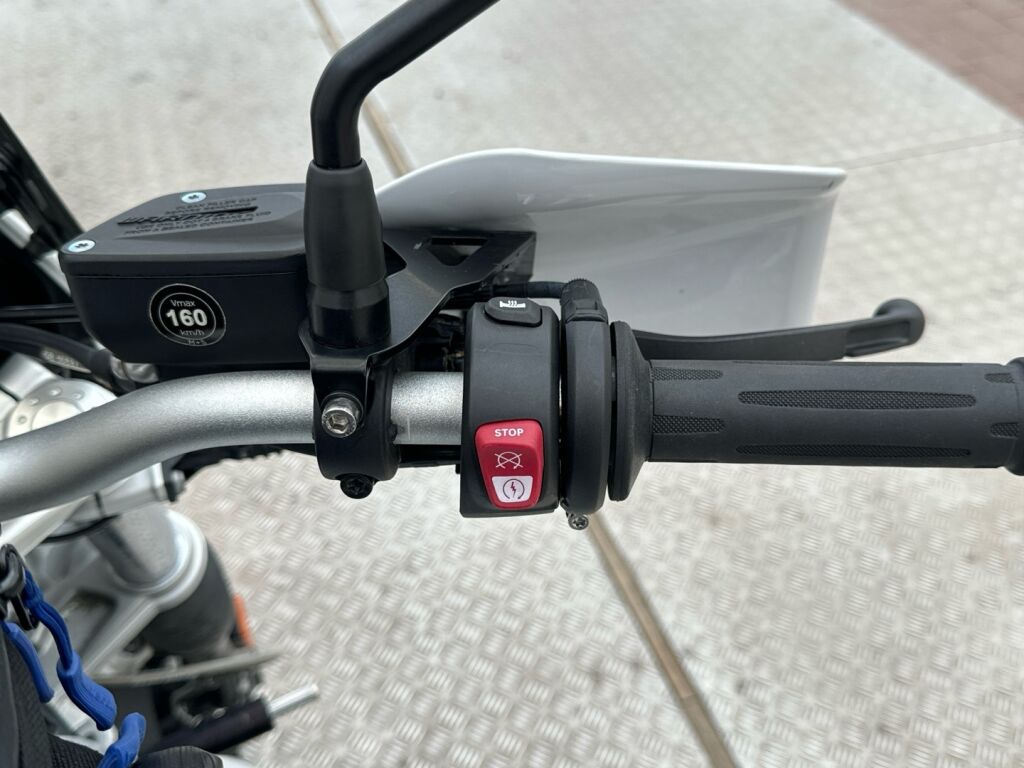 BMW R 2019 Valkoinen